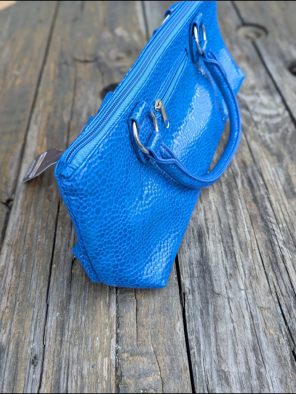 Brand New Vibrant Blue Insulated Wine Clutch by Primaware, Inc.